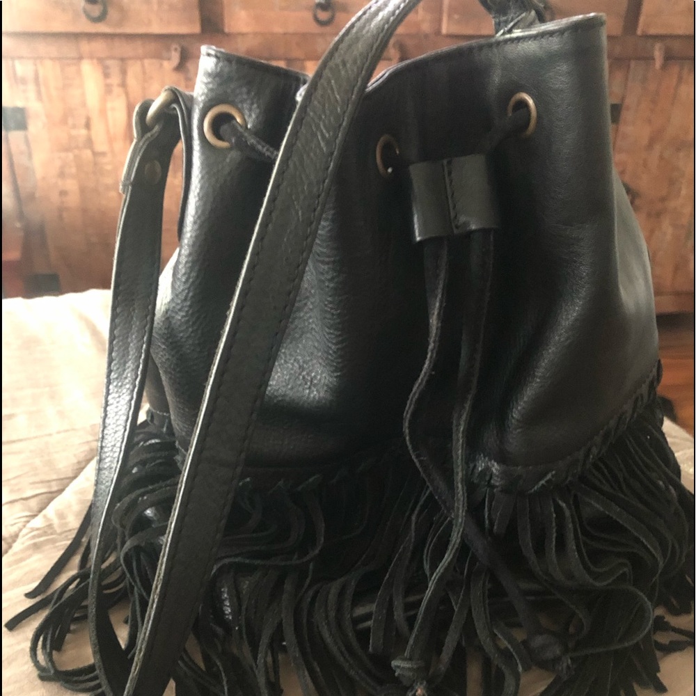 Lovely black ecoté shoulder bag w/ fringe